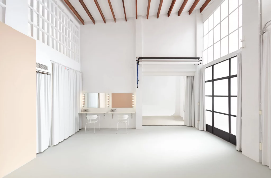 alquiler-estudio-producción-ciclorama-luz-natural-valencia