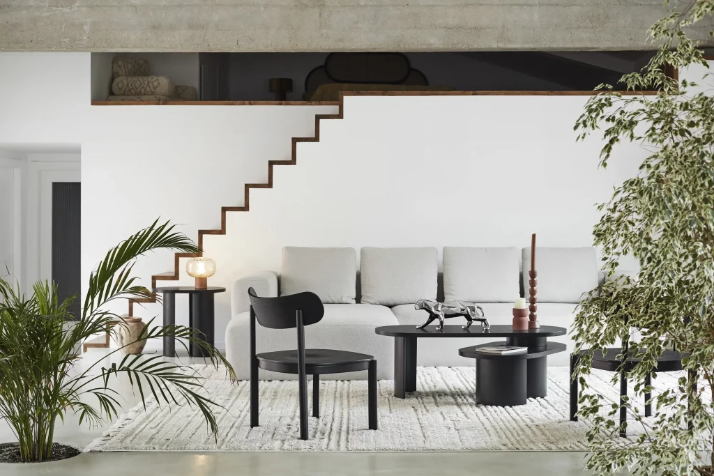 casa moderna con muebles de diseño y figuras de la marca lladro fotografía-mobiliario-producto-sector-contract