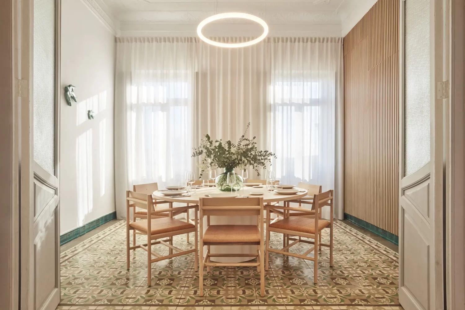 Fotografía de interiorismo del restaurante Villa Indiano en Valencia