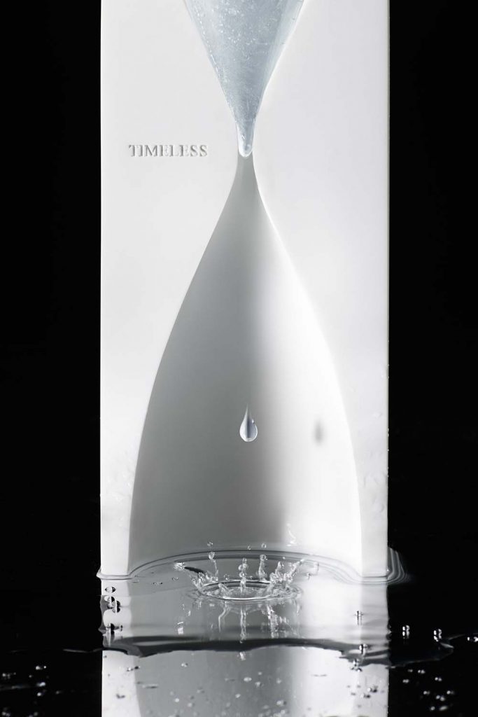 Reflejos y volumen en el material Krion del trofeo TIMELESS para los Premios ROOM