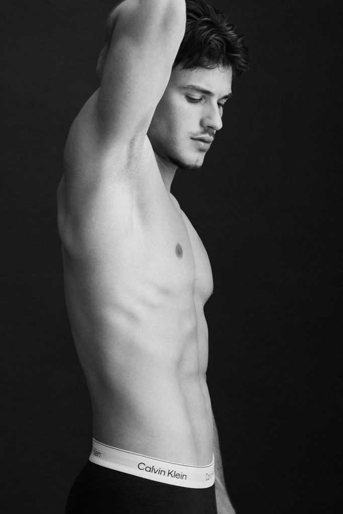 Sesión de Fotos para Modelo Chico en Valencia_Book Profesional Sesión de fotos para modelo masculino profesional en Valencia, book fotográfico